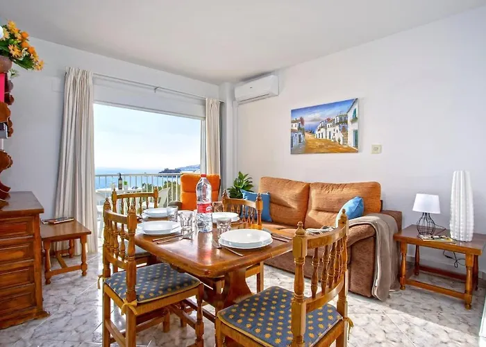 Seafront With Parking Apartament *