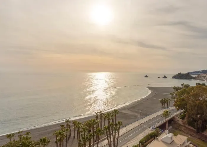Seafront With Parking Apartament
